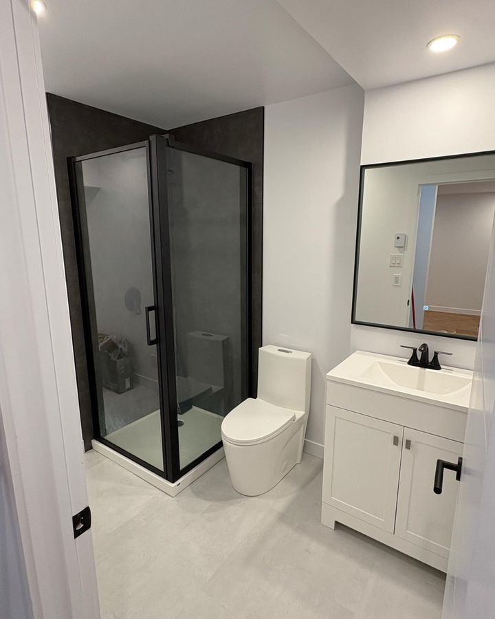 Black-frame shower